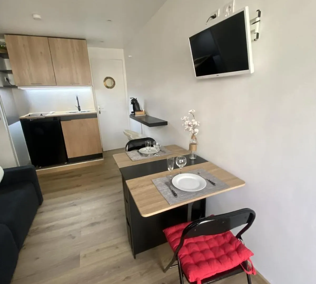Cannes, France Studio Cosy Apartment