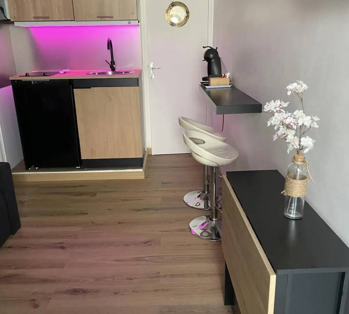 Cannes, France Studio Cosy 0*, קאן צרפת
